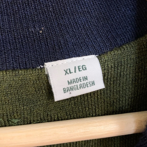 XL Men’s Orvis Quarter Zip Sweater - Picture 2 of 3